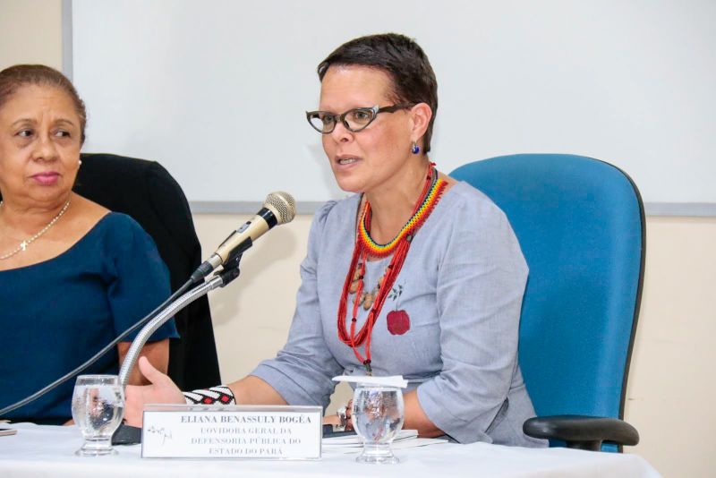 Facilitar o acesso do cidadão aos serviços prestados pelo Governo do Pará. Essa é a principal função da Ouvidoria-Geral do Estado (OGE), cujo trabalho nestes últimos oito meses foi exposto pelo ouvidor-geral Arthur Houat, na tarde desta terça-feira (20), durante palestra na Escola Judicial do Poder Judiciário do Estado do Pará, em Belém. <div class='credito_fotos'>Foto: Ricardo Amanajás / Ag. Pará   |   <a href='/midias/2019/originais/5318__asl6868.jpg' download><i class='fa-solid fa-download'></i> Download</a></div>