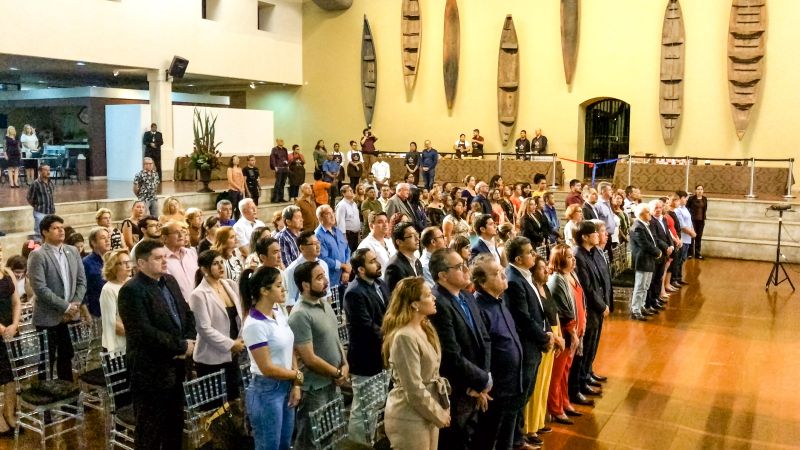 O VI Festival Internacional do Chocolate e Cacau da Amazônia e Flor Pará 2019, promovidos pela Secretaria de Desenvolvimento Agropecuário e da Pesca (Sedap) e Secretaria de Estado e Desenvolvimento Econômico, Mineração e Energia (Sedeme) com o apoio de parceiros, foi lançado oficialmente na noite da quinta-feira (22), durante cerimônia no Espaço São José Liberto, no bairro do Jurunas, em Belém.  <div class='credito_fotos'>Foto: ASCOM / SEDAP   |   <a href='/midias/2019/originais/5331_9.jpg' download><i class='fa-solid fa-download'></i> Download</a></div>