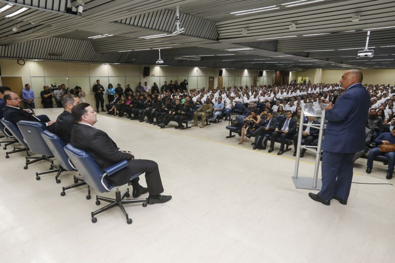 O início do Curso de Formação Profissional do Concurso C-199/2, da Superintendência do Sistema Penitenciário do Estado do Pará (Susipe), foi marcado por uma aula magna motivacional. Com a presença do governador Helder Barbalho, os candidatos a agentes prisionais aprenderam como funciona o sistema carcerário paraense, os desafios da função e os procedimentos que aprenderão durante o curso.  <div class='credito_fotos'>Foto: Marcelo Seabra / Ag. Pará   |   <a href='/midias/2019/originais/5340_20190823170404__mg_0131.jpg' download><i class='fa-solid fa-download'></i> Download</a></div>