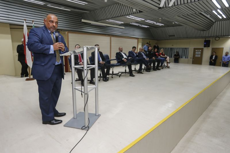 O início do Curso de Formação Profissional do Concurso C-199/2, da Superintendência do Sistema Penitenciário do Estado do Pará (Susipe), foi marcado por uma aula magna motivacional. Com a presença do governador Helder Barbalho, os candidatos a agentes prisionais aprenderam como funciona o sistema carcerário paraense, os desafios da função e os procedimentos que aprenderão durante o curso.  <div class='credito_fotos'>Foto: Marcelo Seabra / Ag. Pará   |   <a href='/midias/2019/originais/5340_20190823170743__mg_0134.jpg' download><i class='fa-solid fa-download'></i> Download</a></div>