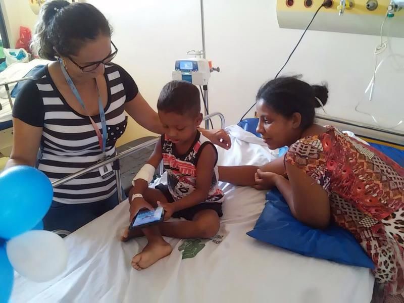 Hospital em Tailândia celebra dia da infância com oferta de serviços qualificados
Com um intenso fluxo de atendimento correspondente a sua importância na assistência de baixa média complexidade na mesorregião do nordeste paraense, o Hospital Geral de Tailândia (HGT) celebra o Dia da Infância, festejado neste sábado, 24, com mais 90% do índice de satisfação de seus usuários, que podem contar com o serviço de maternidade, que somente no primeiro semestre deste ano, efetivou 864 partos, entre normais e cesáreos. <div class='credito_fotos'>Foto: ASCOM / HGT   |   <a href='/midias/2019/originais/5341_garotointrnadonasclinicasmascomassistenciadepegagogiaecomtableteparajogoseducativos.jpg' download><i class='fa-solid fa-download'></i> Download</a></div>