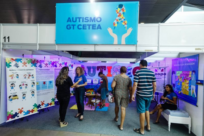 Quem visita a 23ª Feira Pan-Amazônica do Livro e das Multivozes, que segue até o dia 1° de setembro, no Hangar Centro de Convenções, pode – além de conferir as novidades do mercado editorial brasileiro e participar de inúmeras programações culturais e educativas – conhecer projetos e serviços oferecidos pelo governo do Estado. Vários órgãos do Executivo estadual têm estandes montados na Feira, que ocupa uma área de cerca de quatro mil metros quadrados e funciona das 10h às 21h, diariamente, com entrada gratuita.  <div class='credito_fotos'>Foto: Alex Ribeiro / Ag. Pará   |   <a href='/midias/2019/originais/5347_feiradolivro-alexribeiro-agpara285.jpg' download><i class='fa-solid fa-download'></i> Download</a></div>