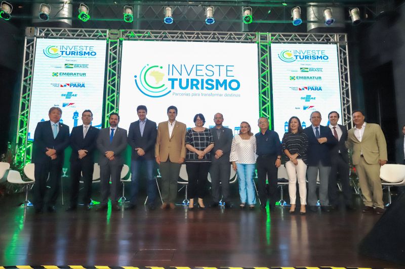 O Pará é um dos estados contemplados pelo “Investe Turismo”, um programa desenvolvido pelo Ministério do Turismo em Parceria com o Sebrae e a Embratur, lançado no Estado nesta segunda (26), durante um Seminário de apresentação do programa, no teatro Estação Gasômetro, em Belém. O evento contou com a presença do governador Helder Barbalho, do ministro do Turismo Marcelo Álvaro Antônio, da ministra da Mulher, da Família e dos Direitos Humanos, Damares Alves e demais autoridades. <div class='credito_fotos'>Foto: Marco Santos / Ag. Pará   |   <a href='/midias/2019/originais/5348_investeturismo20190826_marcosantos_0056.jpg' download><i class='fa-solid fa-download'></i> Download</a></div>