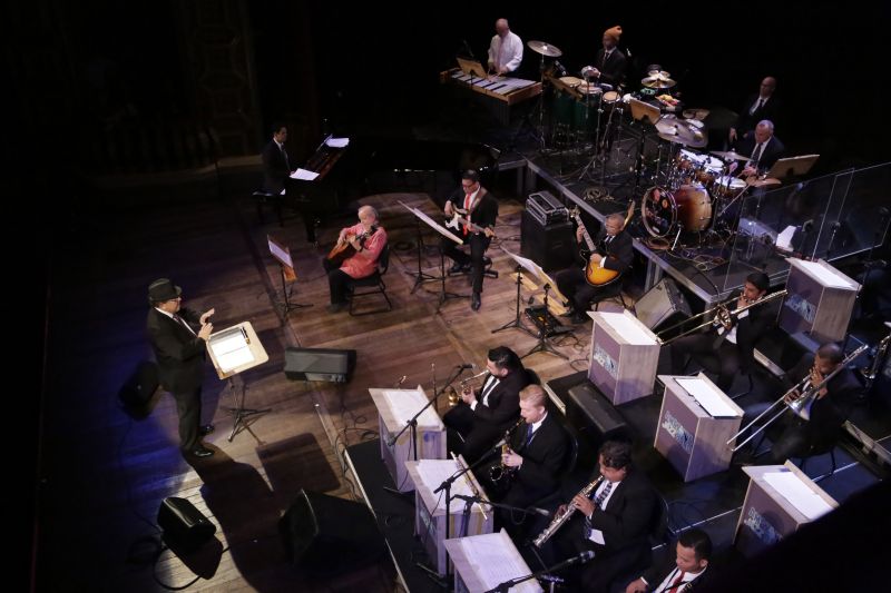  <div class='credito_fotos'>Foto: MARIO QUADROS / ASCOM SECULT   |   <a href='/midias/2019/originais/5353_amazoniajazzbandestapajos-mq162.jpg' download><i class='fa-solid fa-download'></i> Download</a></div>