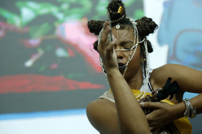  <div class='credito_fotos'>Foto: Paulo Favacho   |   <a href='/midias/2019/originais/5356_papocabeca-flaviacamara-cred.paulofavacho16.jpg' download><i class='fa-solid fa-download'></i> Download</a></div>