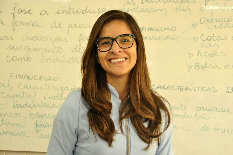 Larissa Martel, docente de Odontologia da Esamaz <div class='credito_fotos'>Foto: José Pantoja / Ascom Sespa   |   <a href='/midias/2019/originais/5446_larissamarteldocentedeodontologiadaesamaz.jpg' download><i class='fa-solid fa-download'></i> Download</a></div>