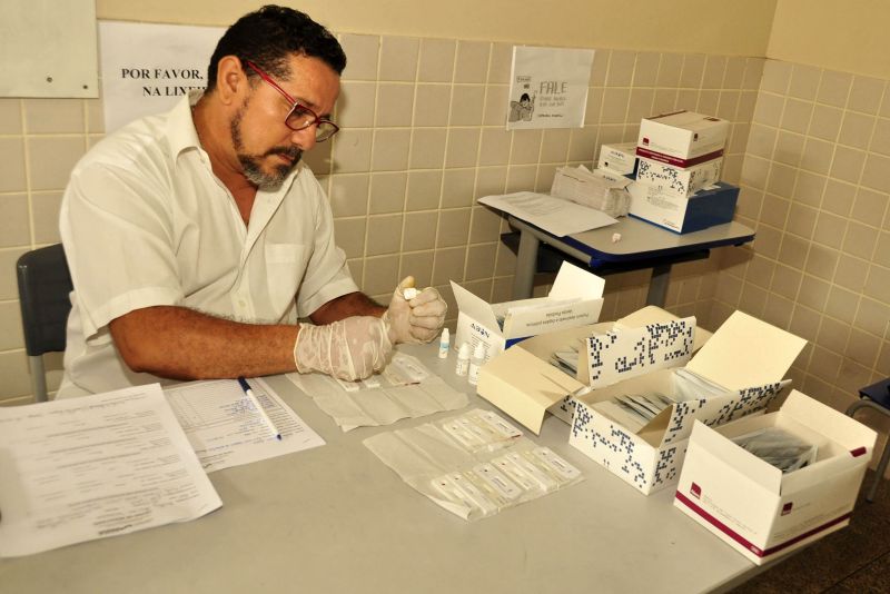  <div class='credito_fotos'>Foto: José Pantoja / Ascom Sespa   |   <a href='/midias/2019/originais/5446_testesraoidosdesifilishivehepatitebec.jpg' download><i class='fa-solid fa-download'></i> Download</a></div>