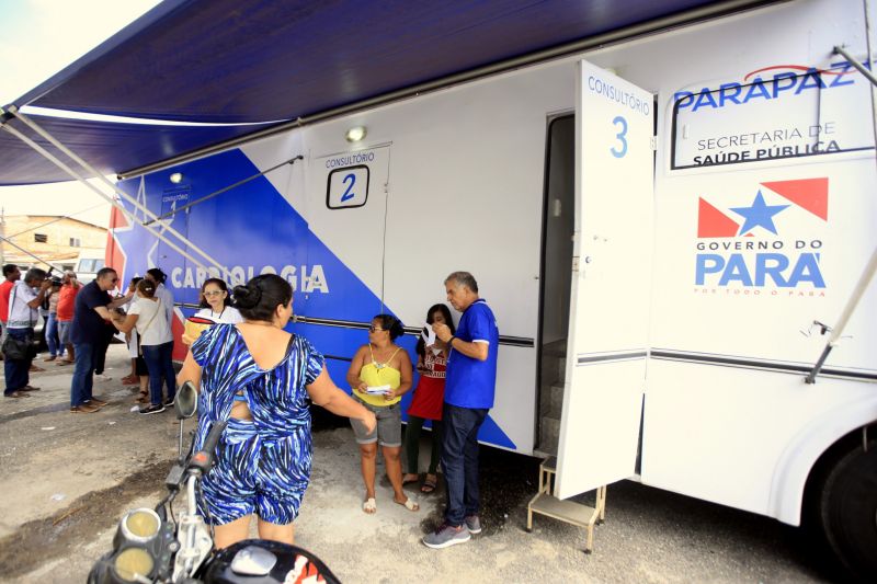 Moradores do bairro do Benguí, em Belém, lotaram, neste sábado (14), as instalações da escola estadual Marilda Nunes para participar das primeiras ações do projeto TerPaz na área. Eles puderam conhecer melhor a proposta do Estado para a redução dos índices de violência no Pará por meio da iniciativa, que promoveu atendimentos de saúde, esporte, lazer, além de orientações de cadastro para cursos e projetos que começam a ser oferecidos na localidade. <div class='credito_fotos'>Foto: Bruno Cecim / Ag.Pará   |   <a href='/midias/2019/originais/5448__v5o1405-2644x1869.jpg' download><i class='fa-solid fa-download'></i> Download</a></div>