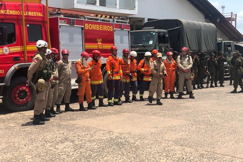 O governo do Pará informa que um incêndio atingiu a floresta de Alter do Chão, em Santarém, no oeste do estado, neste final de semana. Equipes do Corpo de Bombeiros foram deslocadas para atuar no combate às chamas, que começaram neste sábado (14) e avançaram para a rodovia Everaldo Martins. <div class='credito_fotos'>Foto: Divulgação   |   <a href='/midias/2019/originais/5449_whatsappimage2019-09-15at16.52.48.jpg' download><i class='fa-solid fa-download'></i> Download</a></div>