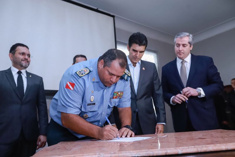 O Governo do Pará firmou um convênio com a empresa mineradora Vale a fim de estruturar ainda mais as ações de segurança pública no sudeste paraense.  <div class='credito_fotos'>Foto: Marco Santos / Ag. Pará   |   <a href='/midias/2019/originais/5454_assinaturaacordosdecooperacaovale_marcosantos_0043.jpg' download><i class='fa-solid fa-download'></i> Download</a></div>