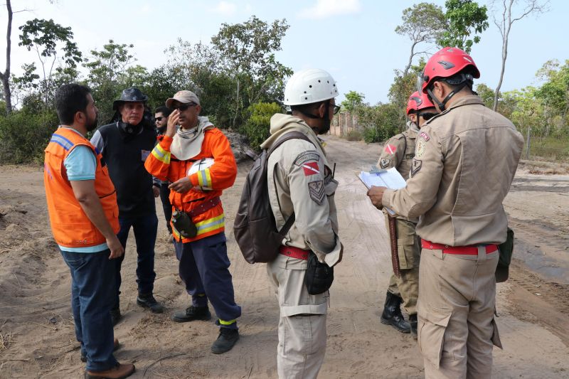 Após o Corpo de Bombeiros realizar um sobrevoo, na tarde desta terça-feira (17), sobre a Área de Proteção Ambiental Municipal Alter do Chão, o governo do Estado considerou extintos os três principais focos de incêndio registrados na região de Santarém. <div class='credito_fotos'>Foto: JADER PAES / AG. PARÁ   |   <a href='/midias/2019/originais/5455_20190917094024_img_6134.jpg' download><i class='fa-solid fa-download'></i> Download</a></div>