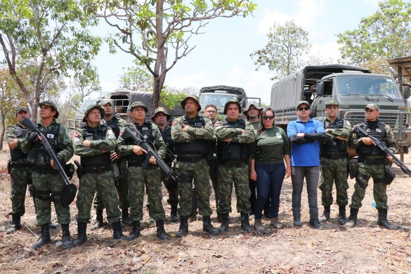 Após o Corpo de Bombeiros realizar um sobrevoo, na tarde desta terça-feira (17), sobre a Área de Proteção Ambiental Municipal Alter do Chão, o governo do Estado considerou extintos os três principais focos de incêndio registrados na região de Santarém. <div class='credito_fotos'>Foto: JADER PAES / AG. PARÁ   |   <a href='/midias/2019/originais/5455_20190917120705_img_6204.jpg' download><i class='fa-solid fa-download'></i> Download</a></div>