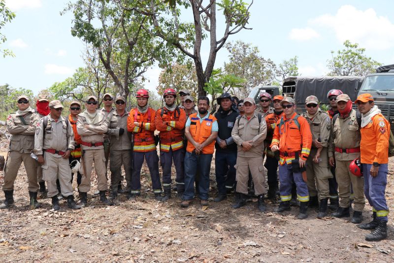 Após o Corpo de Bombeiros realizar um sobrevoo, na tarde desta terça-feira (17), sobre a Área de Proteção Ambiental Municipal Alter do Chão, o governo do Estado considerou extintos os três principais focos de incêndio registrados na região de Santarém. <div class='credito_fotos'>Foto: JADER PAES / AG. PARÁ   |   <a href='/midias/2019/originais/5455_20190917122921_img_6216.jpg' download><i class='fa-solid fa-download'></i> Download</a></div>