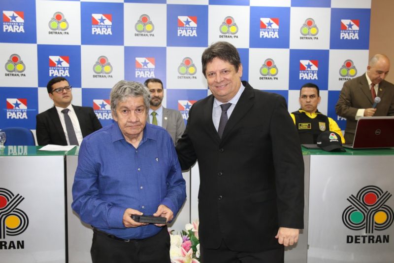 Mais de 200 pessoas estiveram na manhã desta quarta-feira (18), no auditório João Marques, do Departamento de Trânsito do Estado do Pará (Detran), para a abertura da Semana Nacional de Trânsito 2019 (SNT). Sob o slogan “No trânsito, o sentido é a vida”, a semana este ano contará com uma extensa programação na capital e só termina no dia 25, em Marabá. <div class='credito_fotos'>Foto: ASCOM / DETRAN   |   <a href='/midias/2019/originais/5459_photo-2019-09-18-15-33-09_2.jpg' download><i class='fa-solid fa-download'></i> Download</a></div>