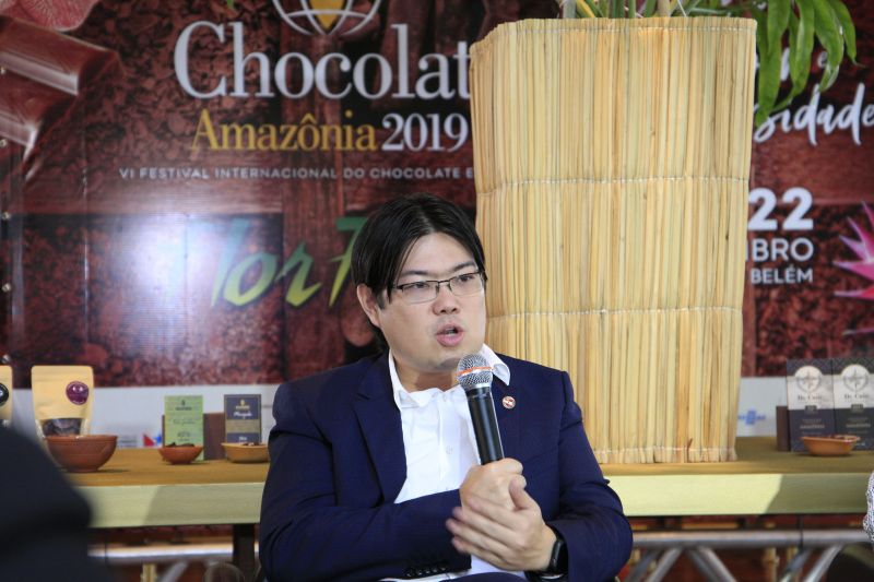  <div class='credito_fotos'>Foto: JADER PAES / AG. PARÁ   |   <a href='/midias/2019/originais/5463_feiradochocolatepolojoalheiro23.jpg' download><i class='fa-solid fa-download'></i> Download</a></div>