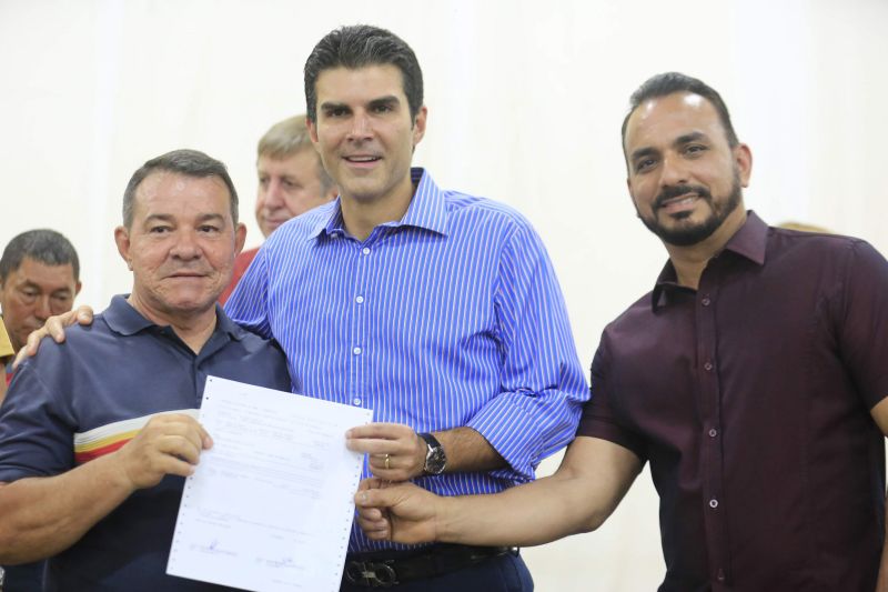 O Governo do Estado segue assistindo as famílias vítimas do incêndio que destruiu dezenas de casas no bairro da Pedreira, em Belém, na semana passada. <div class='credito_fotos'>Foto: Marco Santos / Ag. Pará   |   <a href='/midias/2019/originais/5468_seasterbeneficioseventuais_marcosantos_0026.jpg' download><i class='fa-solid fa-download'></i> Download</a></div>