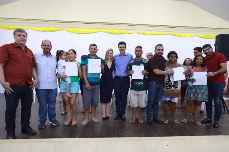 O Governo do Estado segue assistindo as famílias vítimas do incêndio que destruiu dezenas de casas no bairro da Pedreira, em Belém, na semana passada. <div class='credito_fotos'>Foto: Marco Santos / Ag. Pará   |   <a href='/midias/2019/originais/5468_seasterbeneficioseventuais_marcosantos_0041.jpg' download><i class='fa-solid fa-download'></i> Download</a></div>