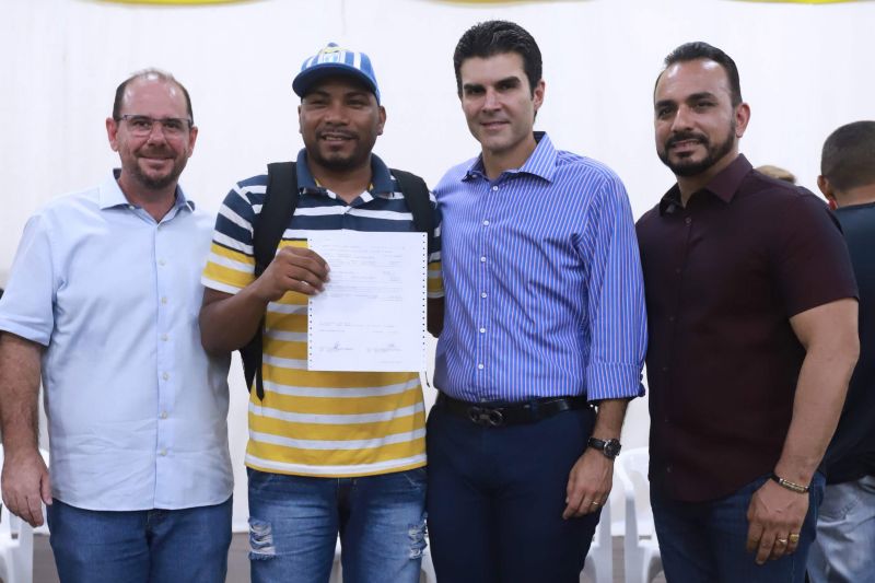 O Governo do Estado segue assistindo as famílias vítimas do incêndio que destruiu dezenas de casas no bairro da Pedreira, em Belém, na semana passada. <div class='credito_fotos'>Foto: Marco Santos / Ag. Pará   |   <a href='/midias/2019/originais/5468_seasterbeneficioseventuais_marcosantos_0053.jpg' download><i class='fa-solid fa-download'></i> Download</a></div>