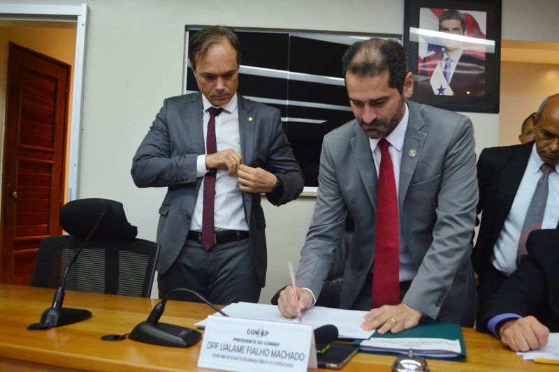  <div class='credito_fotos'>Foto: Elielson Modesto / Ascom Segup   |   <a href='/midias/2019/originais/5469_viceluizmarcioteixeiracyprianotomandoposse5.jpg' download><i class='fa-solid fa-download'></i> Download</a></div>