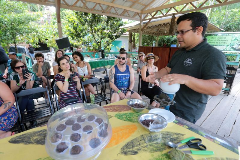  <div class='credito_fotos'>Foto: Alex Ribeiro / Ag. Pará   |   <a href='/midias/2019/originais/5471_festivaldochocolatevisitailhadocumbu-20190920_fotosalexribeiro0594.jpg' download><i class='fa-solid fa-download'></i> Download</a></div>