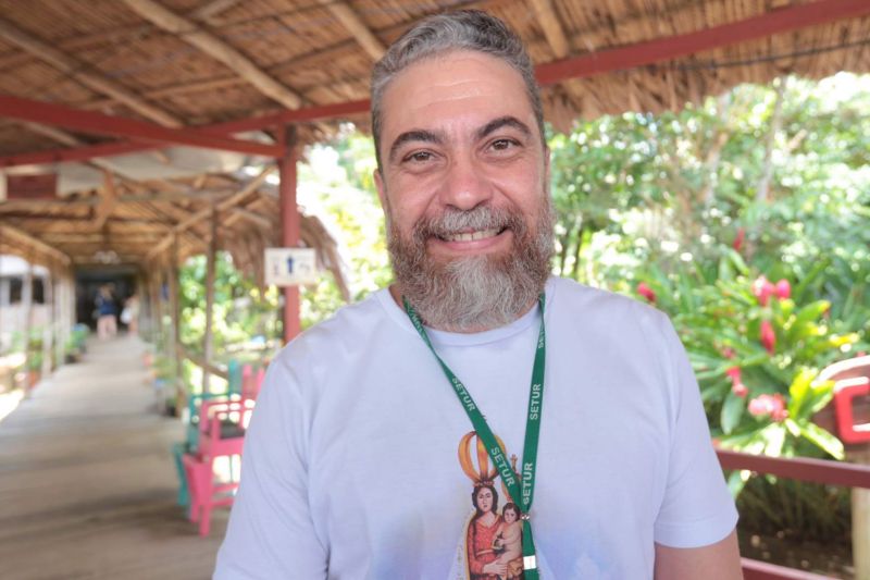 Carlos <div class='credito_fotos'>Foto: Alex Ribeiro / Ag. Pará   |   <a href='/midias/2019/originais/5471_festivaldochocolatevisitailhadocumbu-carlosfiguira-20190920_fotosalexribeiro0644.jpg' download><i class='fa-solid fa-download'></i> Download</a></div>