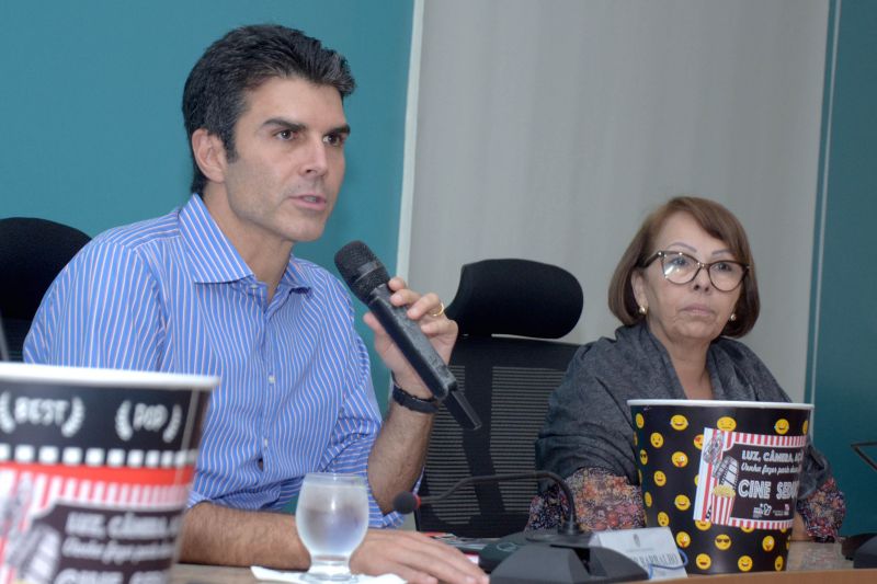 Alinhar objetivos e metas que possam intensificar a aplicação da agenda da aprendizagem na rede pública de ensino estadual foi o principal objetivo do encontro regional promovido pela Secretaria de Estado de Educação  (Seduc), nesta sexta-feira (20). O encontro reuniu 40 gestores educacionais de Unidades Seduc na Escola (USE) e Unidades Regionais de Educação (URE), na sede do Palácio do Governo, em Belém. <div class='credito_fotos'>Foto: Eliseu Dias / Ascom Seduc   |   <a href='/midias/2019/originais/5473_dsc_3559.jpg' download><i class='fa-solid fa-download'></i> Download</a></div>