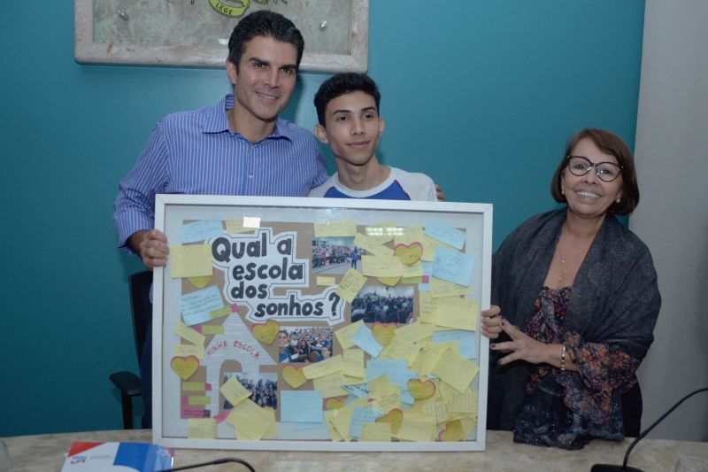 Alinhar objetivos e metas que possam intensificar a aplicação da agenda da aprendizagem na rede pública de ensino estadual foi o principal objetivo do encontro regional promovido pela Secretaria de Estado de Educação  (Seduc), nesta sexta-feira (20). O encontro reuniu 40 gestores educacionais de Unidades Seduc na Escola (USE) e Unidades Regionais de Educação (URE), na sede do Palácio do Governo, em Belém. <div class='credito_fotos'>Foto: Eliseu Dias / Ascom Seduc   |   <a href='/midias/2019/originais/5473_dsc_3623.jpg' download><i class='fa-solid fa-download'></i> Download</a></div>