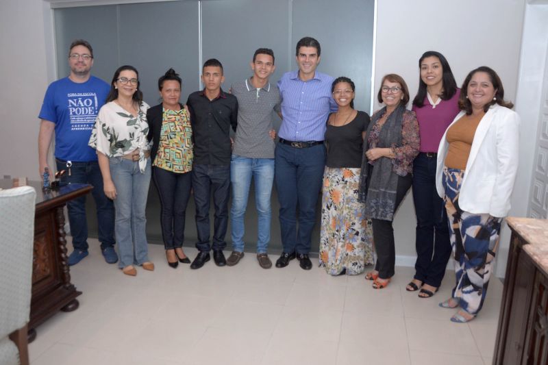 Alinhar objetivos e metas que possam intensificar a aplicação da agenda da aprendizagem na rede pública de ensino estadual foi o principal objetivo do encontro regional promovido pela Secretaria de Estado de Educação  (Seduc), nesta sexta-feira (20). O encontro reuniu 40 gestores educacionais de Unidades Seduc na Escola (USE) e Unidades Regionais de Educação (URE), na sede do Palácio do Governo, em Belém. <div class='credito_fotos'>Foto: Eliseu Dias / Ascom Seduc   |   <a href='/midias/2019/originais/5473_dsc_3719.jpg' download><i class='fa-solid fa-download'></i> Download</a></div>