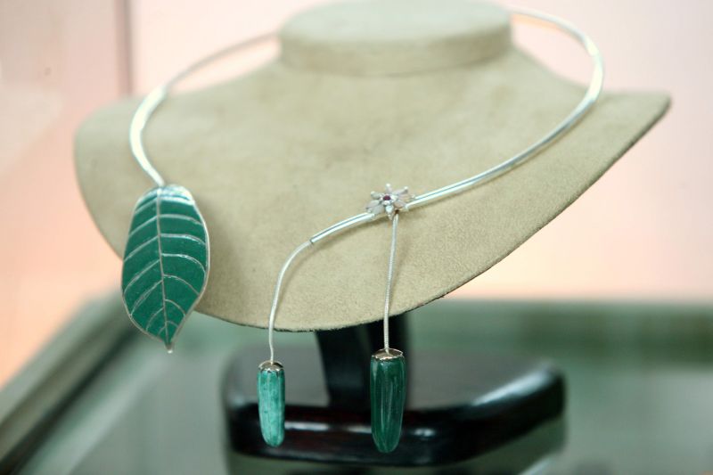 O Curso de "Bean to Bar", realizado pelo VI Festival Internacional de Chocolate, em Belém, atraiu confeiteiros, pessoas que trabalham na fabricação de chocolates e quem buscavam saber mais sobre o processo de produção artesanal do cacau até o chocolate, o evento foi realizado na Universidade da Amazônia (Unama). <div class='credito_fotos'>Foto: Bruno Cecim / Ag.Pará   |   <a href='/midias/2019/originais/5474_4j1o7048.jpg' download><i class='fa-solid fa-download'></i> Download</a></div>