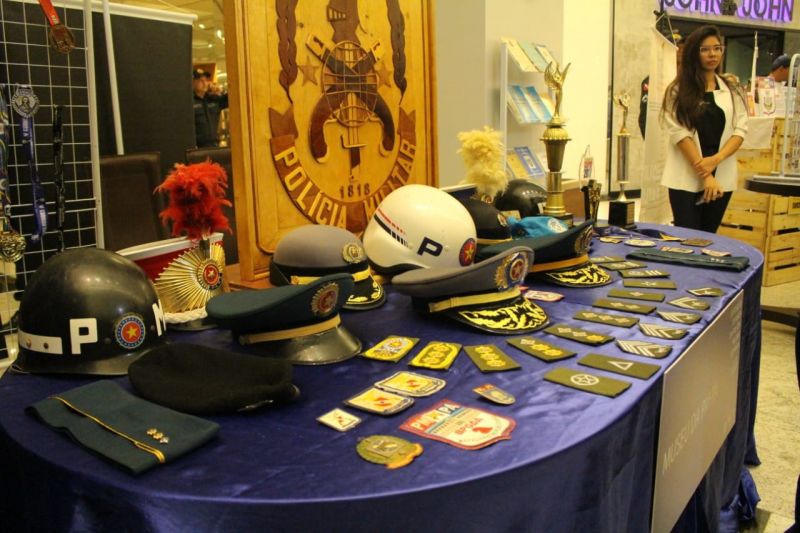 A exposição comemorativa aos 201 anos da Polícia Militar do Pará, que integra a programação da Semana da PM, foi aberta na noite da sexta-feira (21), no Shopping Bosque Grão Pará, no bairro Val de Cans, em Belém. <div class='credito_fotos'>Foto:    |   <a href='/midias/2019/originais/5475_img-20190920-wa0191.jpg' download><i class='fa-solid fa-download'></i> Download</a></div>