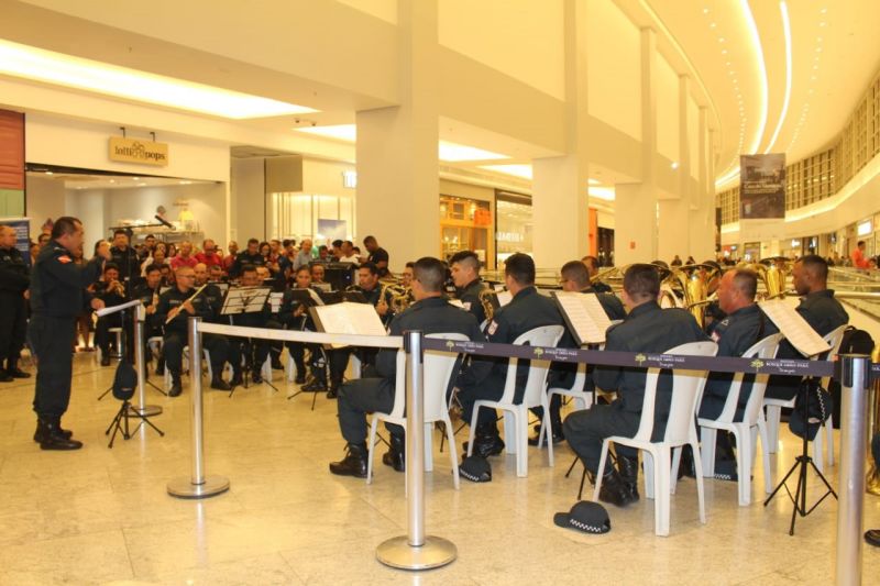 A exposição comemorativa aos 201 anos da Polícia Militar do Pará, que integra a programação da Semana da PM, foi aberta na noite da sexta-feira (21), no Shopping Bosque Grão Pará, no bairro Val de Cans, em Belém. <div class='credito_fotos'>Foto:    |   <a href='/midias/2019/originais/5475_img-20190920-wa0193.jpg' download><i class='fa-solid fa-download'></i> Download</a></div>