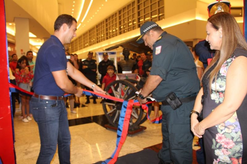 A exposição comemorativa aos 201 anos da Polícia Militar do Pará, que integra a programação da Semana da PM, foi aberta na noite da sexta-feira (21), no Shopping Bosque Grão Pará, no bairro Val de Cans, em Belém. <div class='credito_fotos'>Foto:    |   <a href='/midias/2019/originais/5475_img-20190920-wa0197.jpg' download><i class='fa-solid fa-download'></i> Download</a></div>