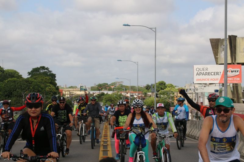 Uma manhã cheia de saúde, segurança e alegria, foi assim o primeiro passeio ciclístico realizado pelo Detran do Pará como parte integrante da Semana Nacional de Trânsito (SNT) e em comemoração ao Dia Mundial Sem Carro, comemorado neste domingo (22). O passeio percorreu diversas avenidas da capital paraense. <div class='credito_fotos'>Foto: ASCOM / DETRAN   |   <a href='/midias/2019/originais/5483_photo-2019-09-22-11-48-17_12.jpg' download><i class='fa-solid fa-download'></i> Download</a></div>