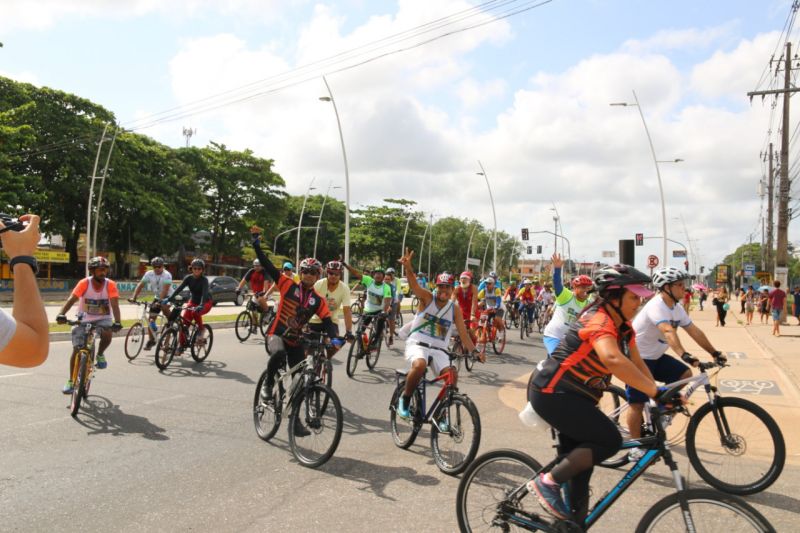 Uma manhã cheia de saúde, segurança e alegria, foi assim o primeiro passeio ciclístico realizado pelo Detran do Pará como parte integrante da Semana Nacional de Trânsito (SNT) e em comemoração ao Dia Mundial Sem Carro, comemorado neste domingo (22). O passeio percorreu diversas avenidas da capital paraense. <div class='credito_fotos'>Foto: ASCOM / DETRAN   |   <a href='/midias/2019/originais/5483_photo-2019-09-22-11-48-17_14.jpg' download><i class='fa-solid fa-download'></i> Download</a></div>