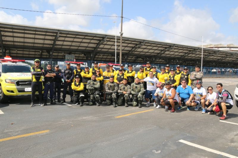 Uma manhã cheia de saúde, segurança e alegria, foi assim o primeiro passeio ciclístico realizado pelo Detran do Pará como parte integrante da Semana Nacional de Trânsito (SNT) e em comemoração ao Dia Mundial Sem Carro, comemorado neste domingo (22). O passeio percorreu diversas avenidas da capital paraense. <div class='credito_fotos'>Foto: ASCOM / DETRAN   |   <a href='/midias/2019/originais/5483_photo-2019-09-22-11-48-17_16.jpg' download><i class='fa-solid fa-download'></i> Download</a></div>