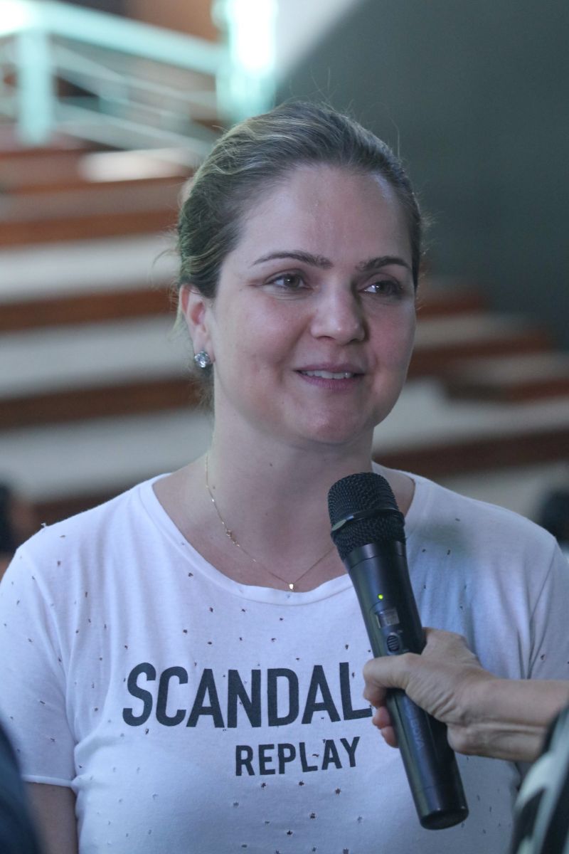 Moradores dos territórios do TerPaz participam de congresso e festival de gastronomia.

A parceria do Governo do Pará, por meio da Secretaria de Estado de Cultura (Secult) com o festival foi intermediada pela primeira dama do Estado, Daniela Barbalho, que é presidente de honra do programa TerPaz. Segundo Ângela Sicilia, vice-presidente da ARBL, “A parceria foi imprescindível para mostrarmos para os nossos convidados a grandeza do Pará e respeito e o cuidado que o governo tem com a comunidade dos bairros de Belém”. <div class='credito_fotos'>Foto: Jader Paes / Agência Pará   |   <a href='/midias/2019/originais/5484_20190921_164216_66_110.jpg' download><i class='fa-solid fa-download'></i> Download</a></div>