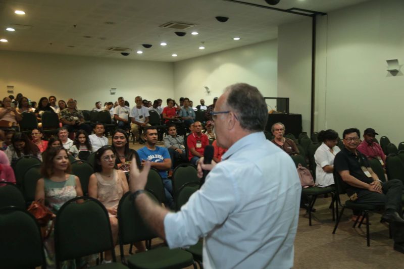  VI Festival do Chocolate e Cacau e da 18ª Exposição Flor Pará, realizados no Hangar - Centro de Convenções. Mais de 30 mil pessoas já passaram pelo local em três dias de evento, estimativa que superou as expectativas. <div class='credito_fotos'>Foto: Alex Ribeiro / Ag. Pará   |   <a href='/midias/2019/originais/5485_20190921171227_img_5343.jpg' download><i class='fa-solid fa-download'></i> Download</a></div>