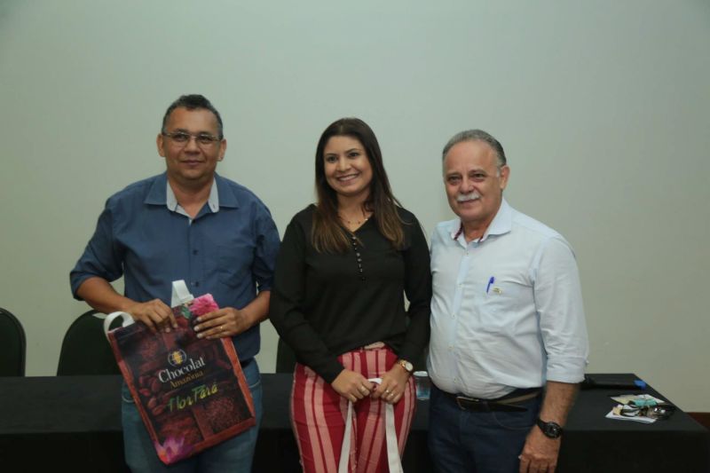  VI Festival do Chocolate e Cacau e da 18ª Exposição Flor Pará, realizados no Hangar - Centro de Convenções. Mais de 30 mil pessoas já passaram pelo local em três dias de evento, estimativa que superou as expectativas. <div class='credito_fotos'>Foto: Alex Ribeiro / Ag. Pará   |   <a href='/midias/2019/originais/5485_20190921171541_img_5350.jpg' download><i class='fa-solid fa-download'></i> Download</a></div>