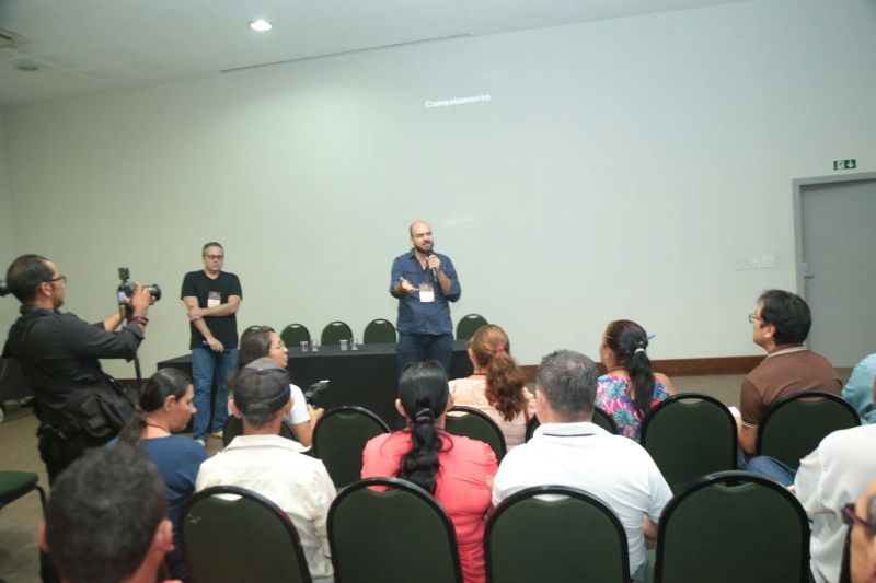  VI Festival do Chocolate e Cacau e da 18ª Exposição Flor Pará, realizados no Hangar - Centro de Convenções. Mais de 30 mil pessoas já passaram pelo local em três dias de evento, estimativa que superou as expectativas. <div class='credito_fotos'>Foto: Alex Ribeiro / Ag. Pará   |   <a href='/midias/2019/originais/5485_20190921171836_img_5366.jpg' download><i class='fa-solid fa-download'></i> Download</a></div>