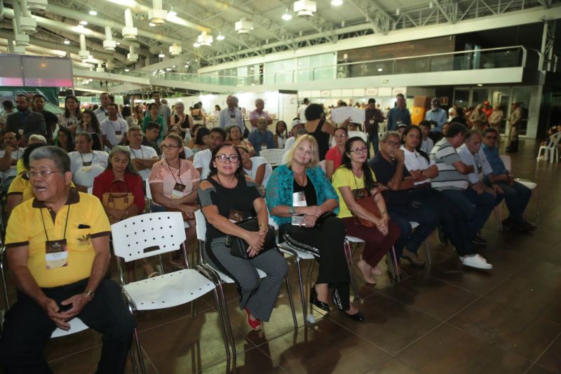  VI Festival do Chocolate e Cacau e da 18ª Exposição Flor Pará, realizados no Hangar - Centro de Convenções. Mais de 30 mil pessoas já passaram pelo local em três dias de evento, estimativa que superou as expectativas. <div class='credito_fotos'>Foto: Alex Ribeiro / Ag. Pará   |   <a href='/midias/2019/originais/5485_20190921192340_img_5543.jpg' download><i class='fa-solid fa-download'></i> Download</a></div>