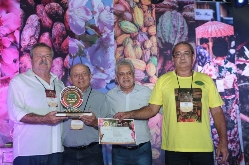  VI Festival do Chocolate e Cacau e da 18ª Exposição Flor Pará, realizados no Hangar - Centro de Convenções. Mais de 30 mil pessoas já passaram pelo local em três dias de evento, estimativa que superou as expectativas. <div class='credito_fotos'>Foto: Alex Ribeiro / Ag. Pará   |   <a href='/midias/2019/originais/5485_20190921193625_img_5602.jpg' download><i class='fa-solid fa-download'></i> Download</a></div>