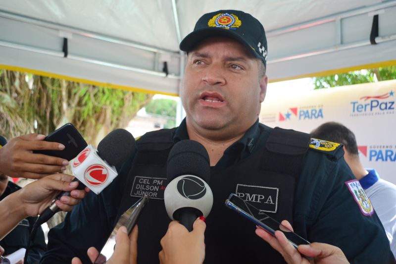 Depois dos bairros Cabanagem, Benguí, Icuí-Guajará, Nova União e Terra Firme, todos na Região Metropolitana de Belém, o Programa Territórios pela Paz, promovido pelo Governo do Pará, chega ao bairro do Guamá. O início da programação foi na manhã desta segunda-feira (23), na Praça Frei Daniel, localizada na Rua Intendente Dr. Virgílio Mendonça com a Travessa Guerra Passos. <div class='credito_fotos'>Foto: Elielson Modesto / Ascom Segup   |   <a href='/midias/2019/originais/5492_dsc_0149.jpg' download><i class='fa-solid fa-download'></i> Download</a></div>