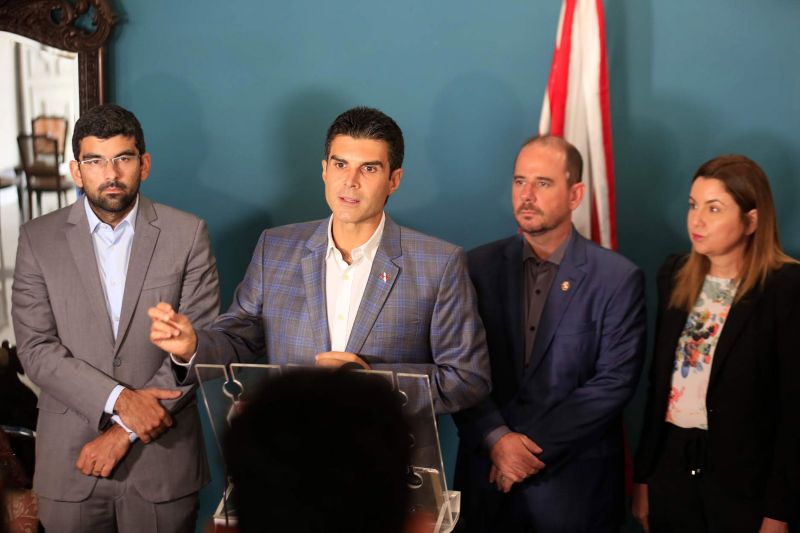  <div class='credito_fotos'>Foto: Marco Santos / Ag. Pará   |   <a href='/midias/2019/originais/5495_coletivagovernadorsobreliberacaodecimoterceiro-fotomarcosantos-4.jpg' download><i class='fa-solid fa-download'></i> Download</a></div>