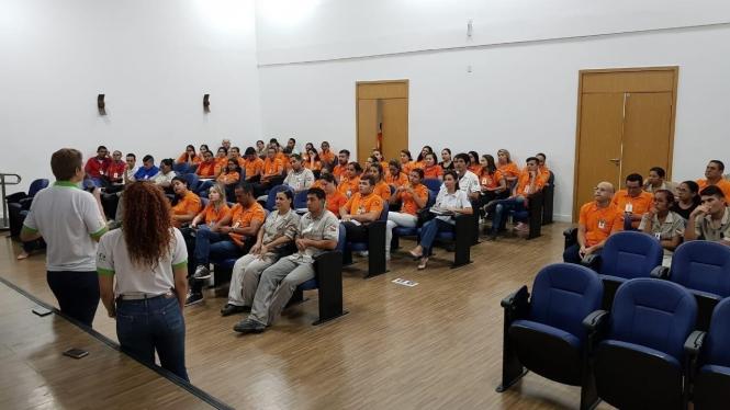 O Centro Integrado de Inclusão e Reabilitação (CIIR) firmou uma parceria com a Rede Celpa para aliar sustentabilidade e energia. Por meio do projeto Ecocelpa, a ação tem o objetivo de trocar material reciclável por bônus (descontos) na fatura de energia elétrica, incentivando a prática da coleta seletiva por parte de pessoas físicas ou empresas.

FOTO: ASCOM CIIR
DATA: 30.01.2019
BELÉM - PARA

 <div class='credito_fotos'>Foto: ASCOM CIIR   |   <a href='/midias/2019/originais/54bca9d1-bc82-47ff-bc7d-5212e3613fa8.jpg' download><i class='fa-solid fa-download'></i> Download</a></div>