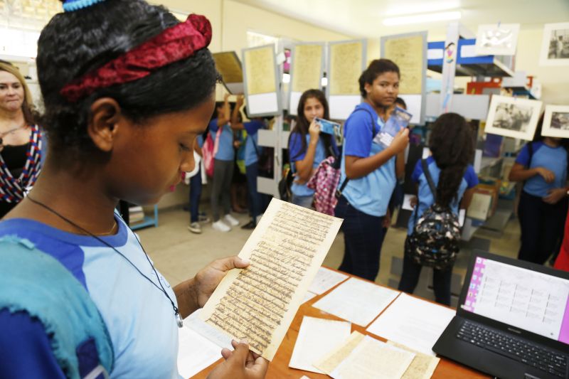 O Arquivo Público do Estado do Pará, por meio da Secretaria de Estado de Cultura (Secult), promoveu nesta sexta-feira (27) uma série de atividades sobre educação patrimonial para os alunos da escola estadual Eunice Weaver