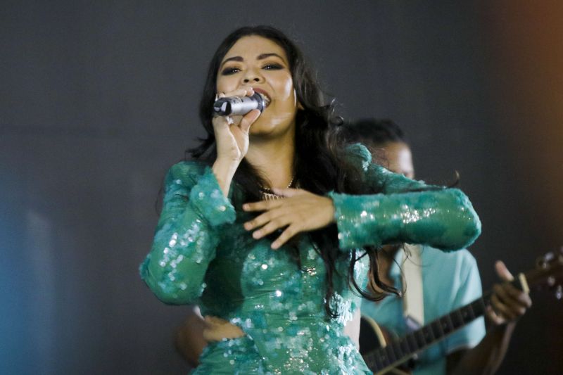 Auto do Círio 2019
Cantora Nanna Reis <div class='credito_fotos'>Foto: Pedro Guerreiro / Ag. Pará   |   <a href='/midias/2019/originais/5563_c53dc6c4-d03f-0df7-4f7f-bcb60d4faaf9.jpg' download><i class='fa-solid fa-download'></i> Download</a></div>