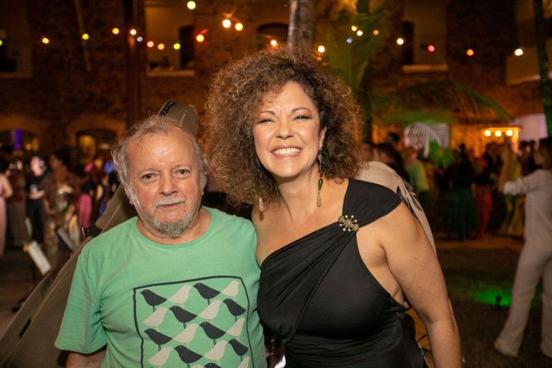 Sarau da Fafá de Belém  <div class='credito_fotos'>Foto: Marco Santos / Ag. Pará   |   <a href='/midias/2019/originais/5564_23a584f1-f4f4-cab8-5b83-528619aae62d.jpg' download><i class='fa-solid fa-download'></i> Download</a></div>