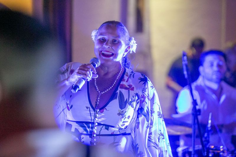 Sarau da Fafá de Belém  <div class='credito_fotos'>Foto: Marco Santos / Ag. Pará   |   <a href='/midias/2019/originais/5564_47311e5a-7083-b240-62f0-2eeeb010b6f9.jpg' download><i class='fa-solid fa-download'></i> Download</a></div>