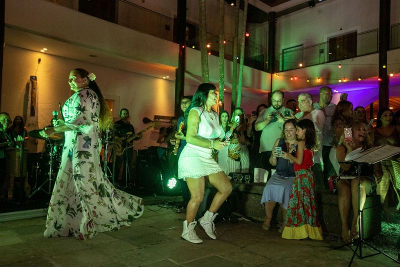 Sarau da Fafá de Belém  <div class='credito_fotos'>Foto: Marco Santos / Ag. Pará   |   <a href='/midias/2019/originais/5564_81a70f1e-802a-dccd-785a-240fb4ba7fa4.jpg' download><i class='fa-solid fa-download'></i> Download</a></div>