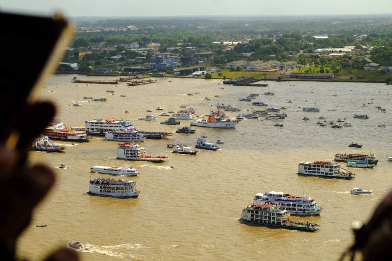 Romaria Fluvial Círio 2019 <div class='credito_fotos'>Foto: Rogerio Uchöa / Ag. Para   |   <a href='/midias/2019/originais/5566_4f0e3009-952b-7863-64a1-aff04c3de9f3.jpg' download><i class='fa-solid fa-download'></i> Download</a></div>